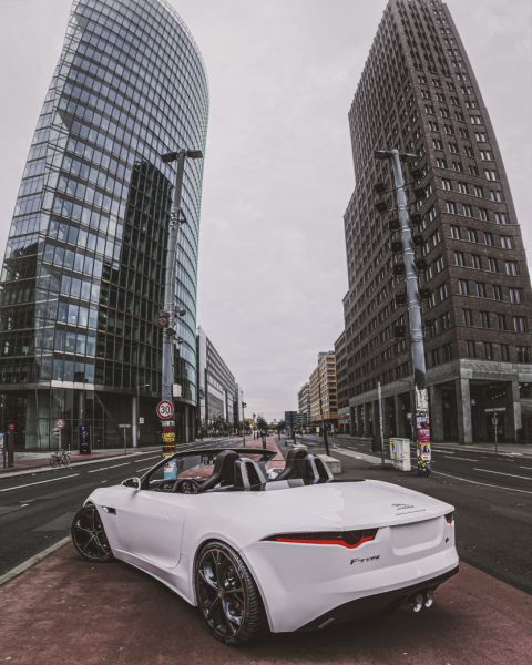 car-rendering-by-apm-3d-rendered-at-rebusfarm